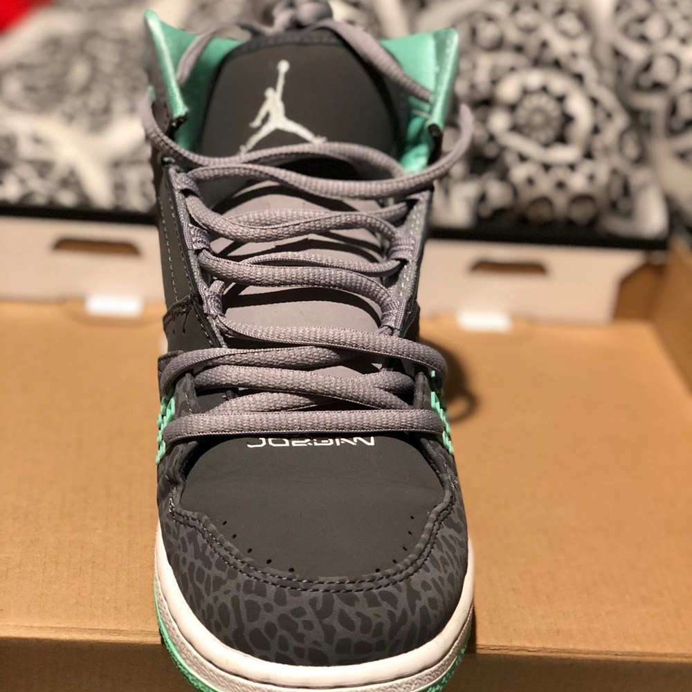Air Jordan Youth size 6